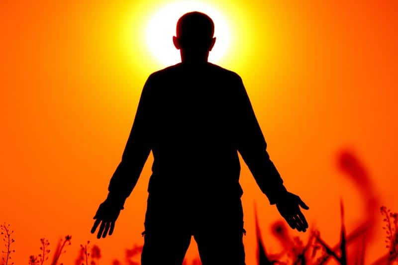 El poder del pensamiento 5 Pensamiento ayuda silueta hombre
